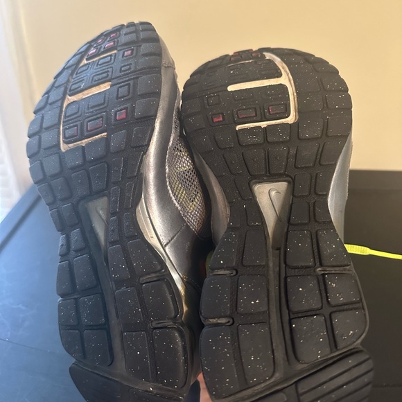 Womens 7 Nike Reax Run Grey Green 525755 001 - Picture 6 of 6